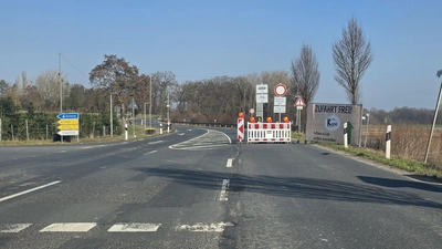 Sperrung angezeigt: An der Kreuzung Frachtweg/Leinechaussee. (Foto: tau)