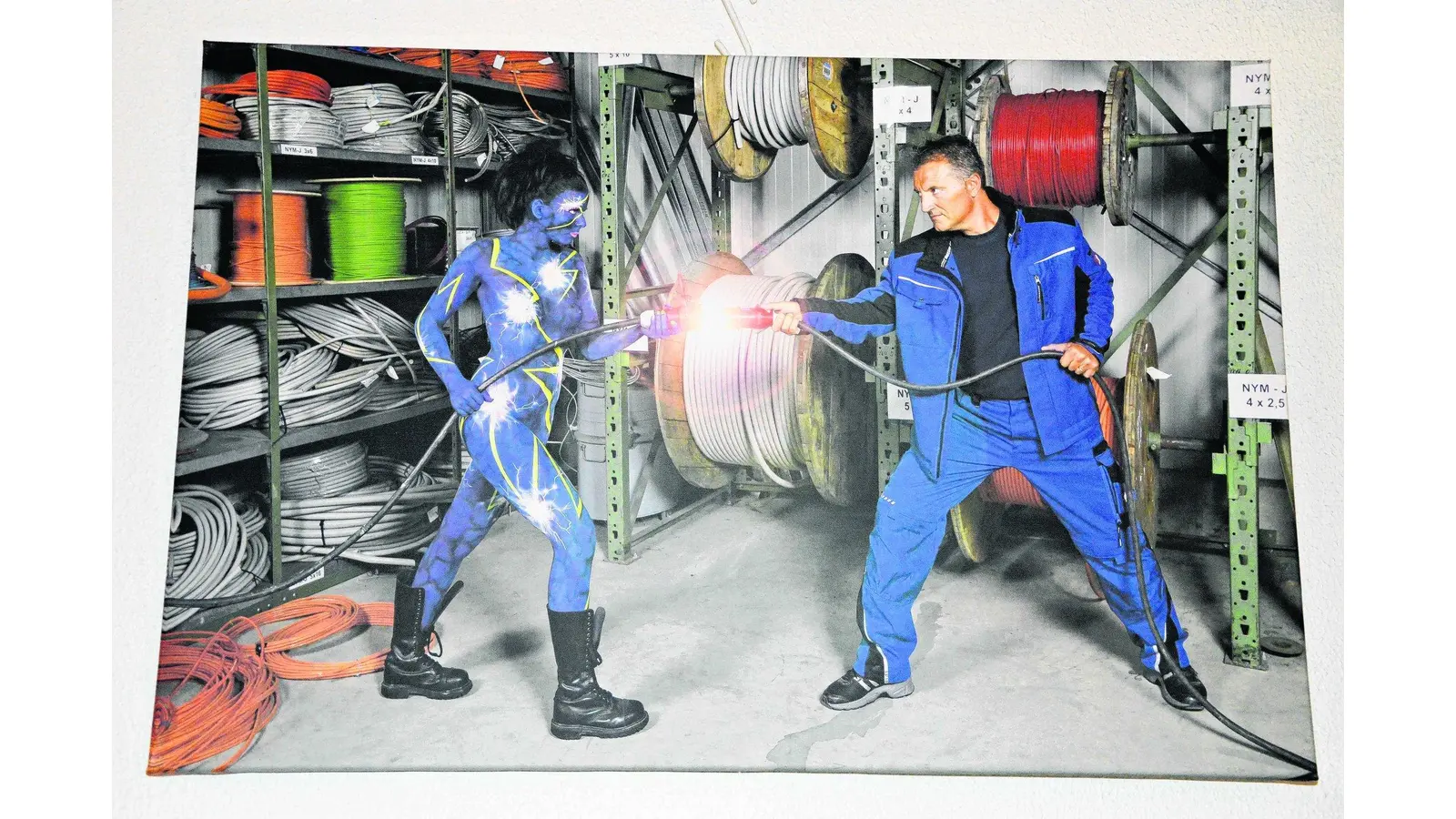 Bodypainting trifft auf Arbeitswelt (Foto: red)