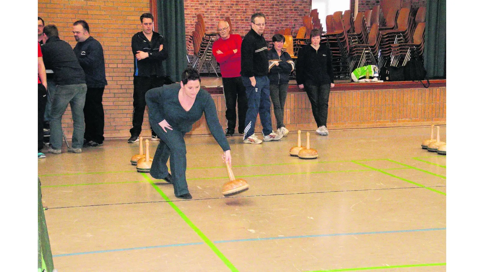 Hallenbosseln gewinnt der Gastverein aus Klein Heidorn (Foto: gi)