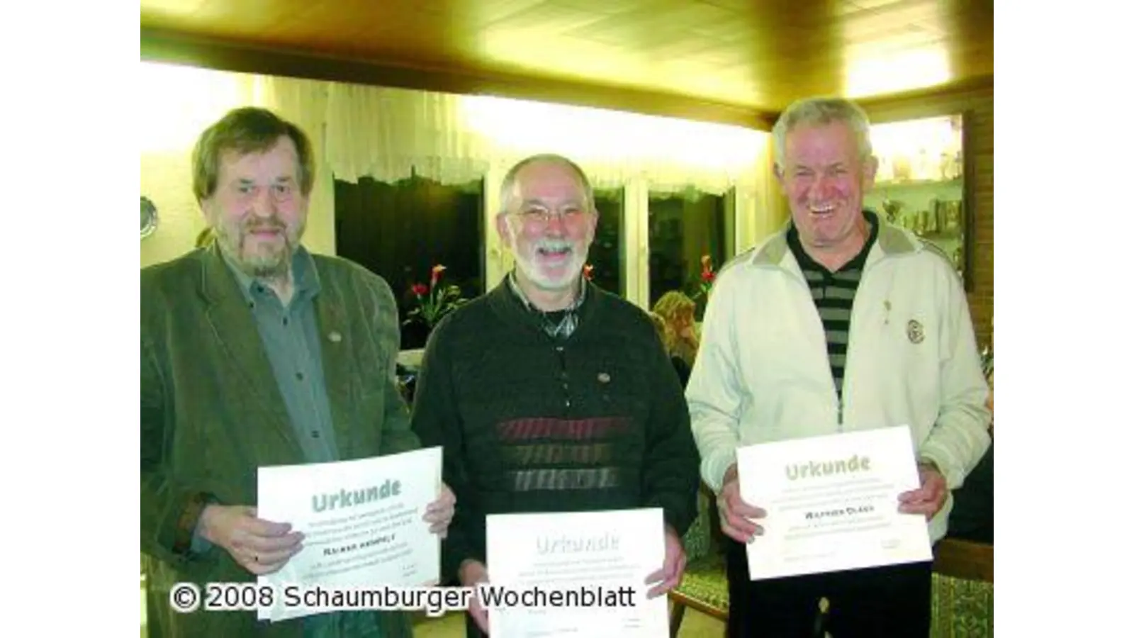 Goldene Ehrennadel an Wilfried Claus verliehen (Foto: red)