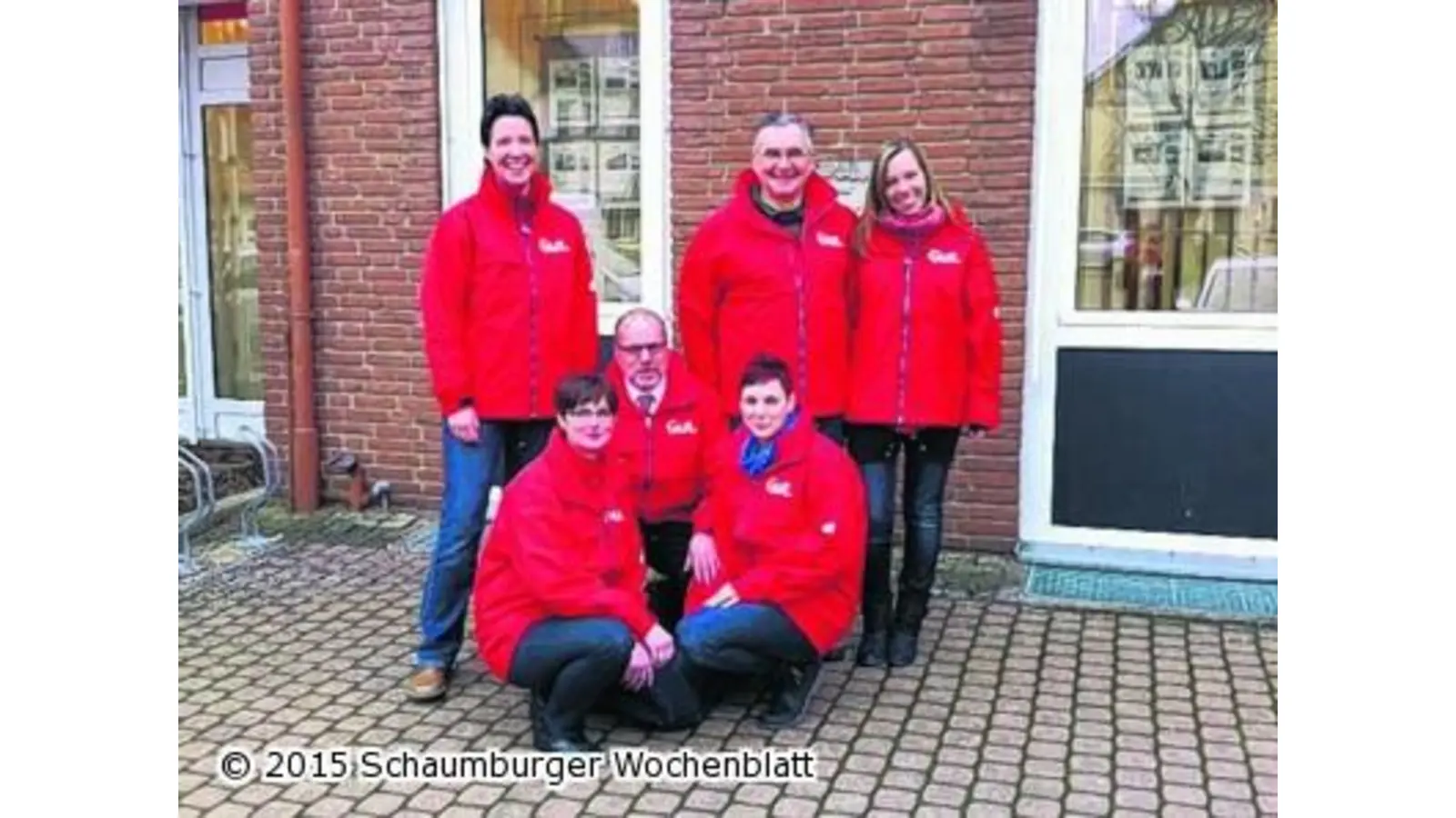 Neue Wetterschutzjacken für das Betreuerteam (Foto: ste)