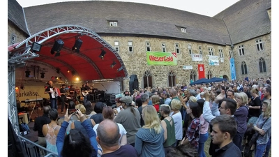 Der Klosterinnenhof bietet genau das richtige Ambiente für irische Folk-Musik; und das seit 25 Jahren.  (Foto: ste)