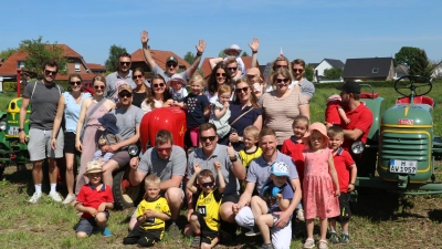 Der Stammtisch Großenheidorn besuchte mit seinen Kindern die Treckerfreunde.  (Foto: gi)