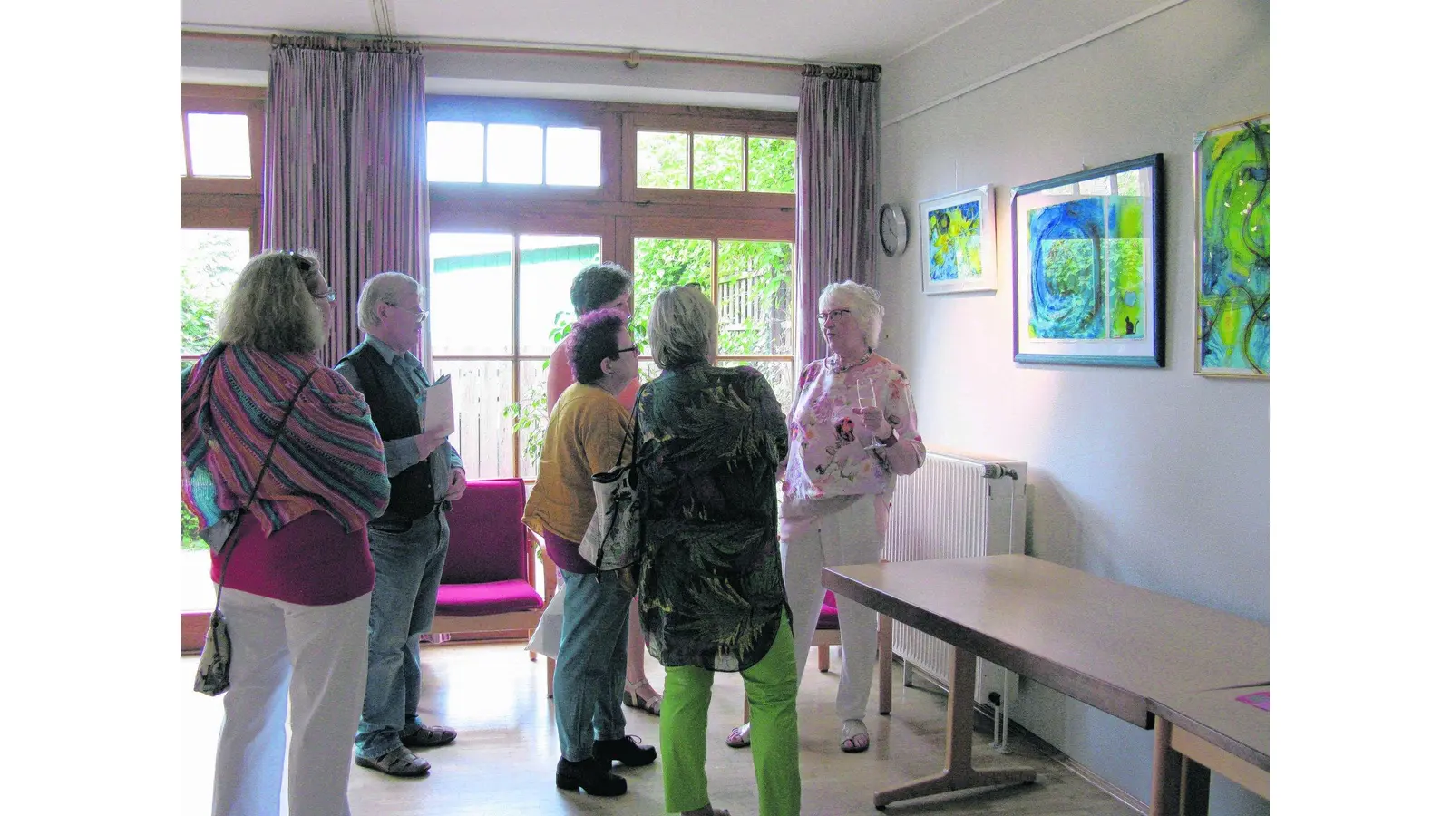 Von der Kreuzfahrt direkt zur Ausstellung in der Begegnungsstätte in Bückeburg (Foto: ha)