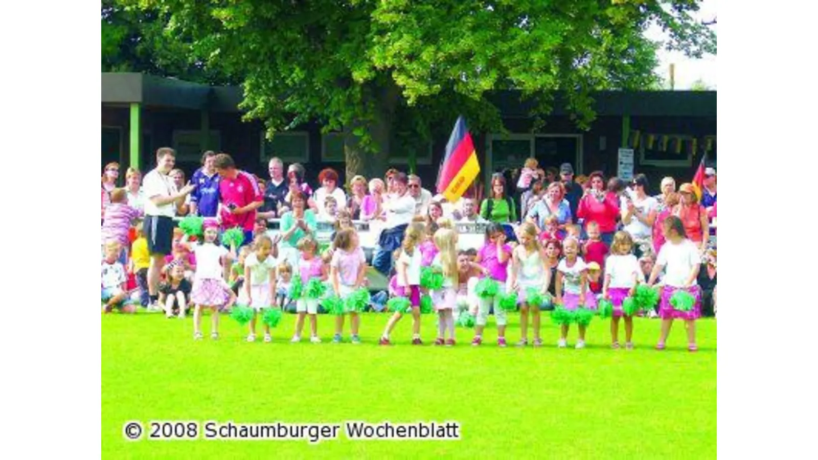 Fußballfieber macht auch vor dem Kindergarten nicht Halt (Foto: hb)