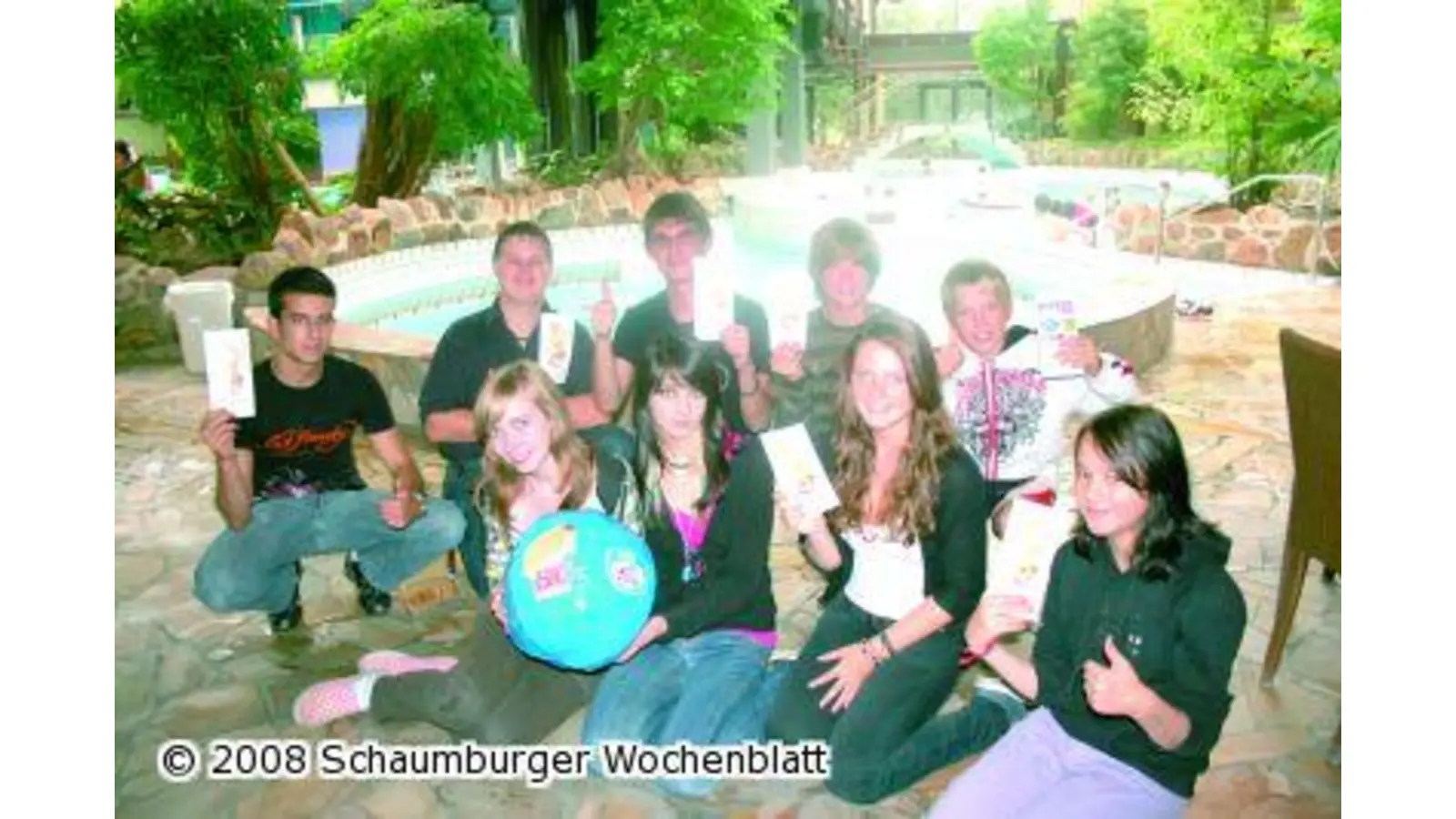 Jugendliche stellen Tropi auf den Kopf (Foto: mr)