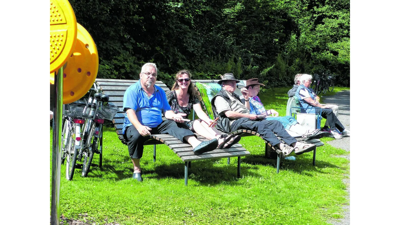 Keine Scheu vor feuchter Wiese (Foto: al)