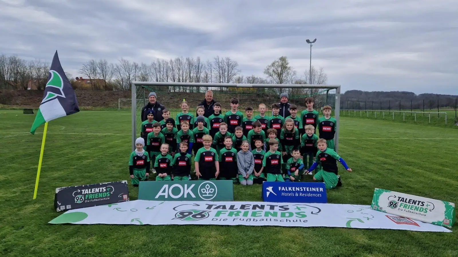 Über drei Tage trainieren die Kinder im „96-Fußballcamp“ auf der Sportanlage des TuS Germania Apelern. (Foto: privat)