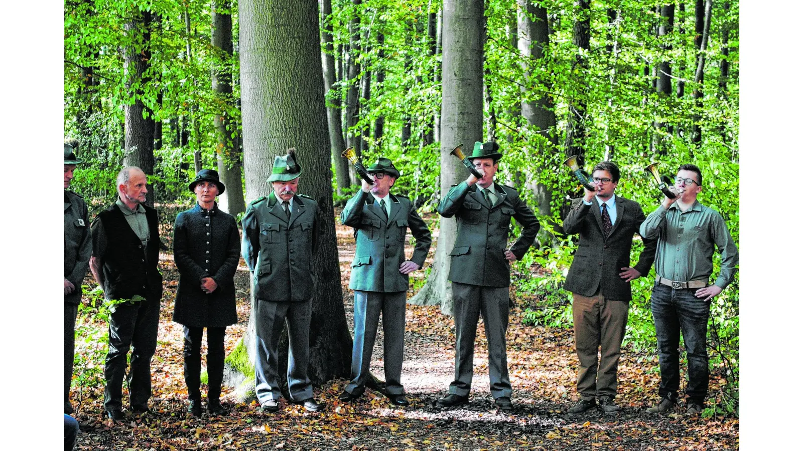 Jubiläumsfeier unter dem Dach der Bäume (Foto: jh)