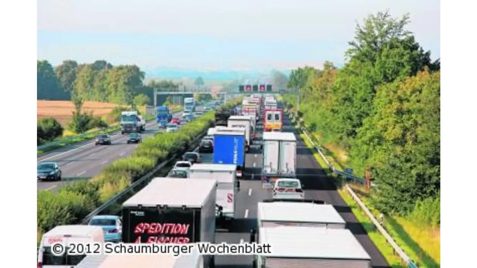 Lastwagenunfall hat einen kilometerlangen Stau zur Folge (Foto: mk)