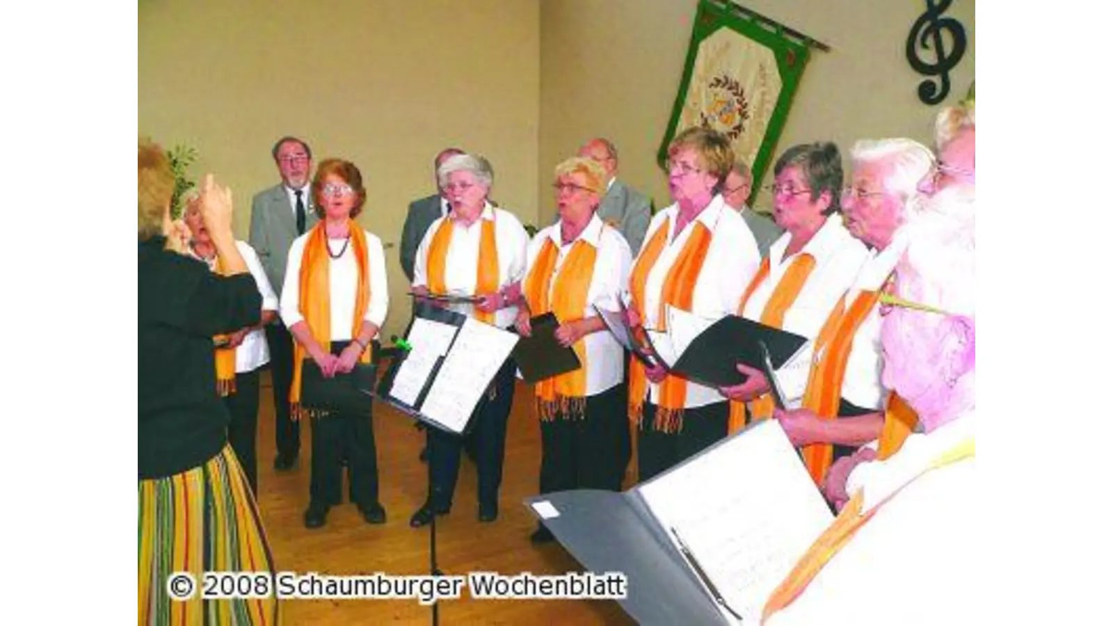 Liederhefte für das Publikum (Foto: al)