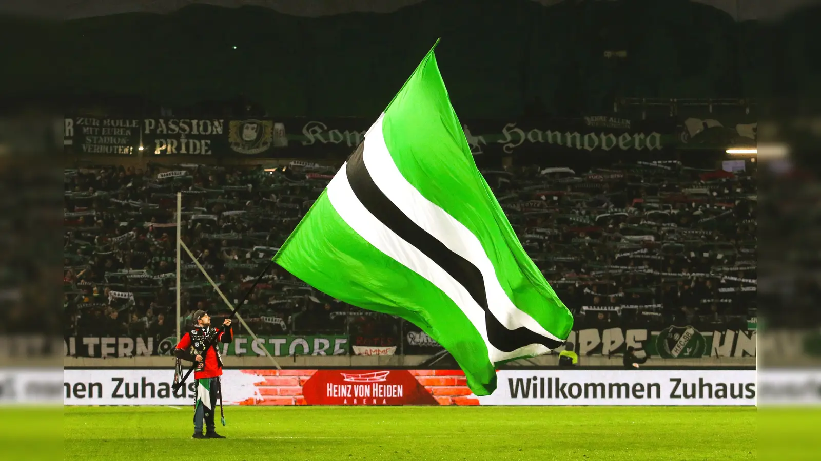 : Morgen wird das Derby gegen Braunschweig die Emotionen im Stadion hochkochen lassen. (Foto: Borchers, Bastian)