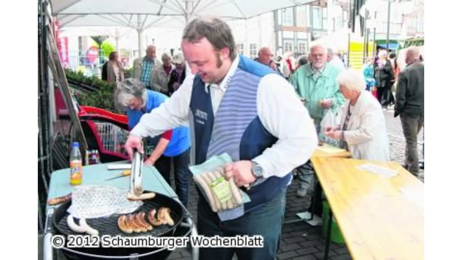400 Würstchen für guten Zweck (Foto: bb)