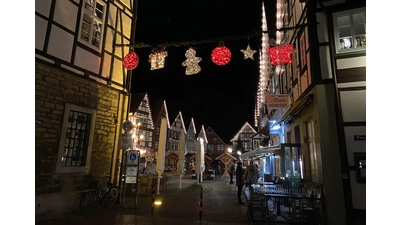 Straßenbeleuchtung in der Rintelner Innenstadt wird im Rahmen der Instandhaltungsmaßnahmen auf LED umgerüstet.  (Foto: Priv.)