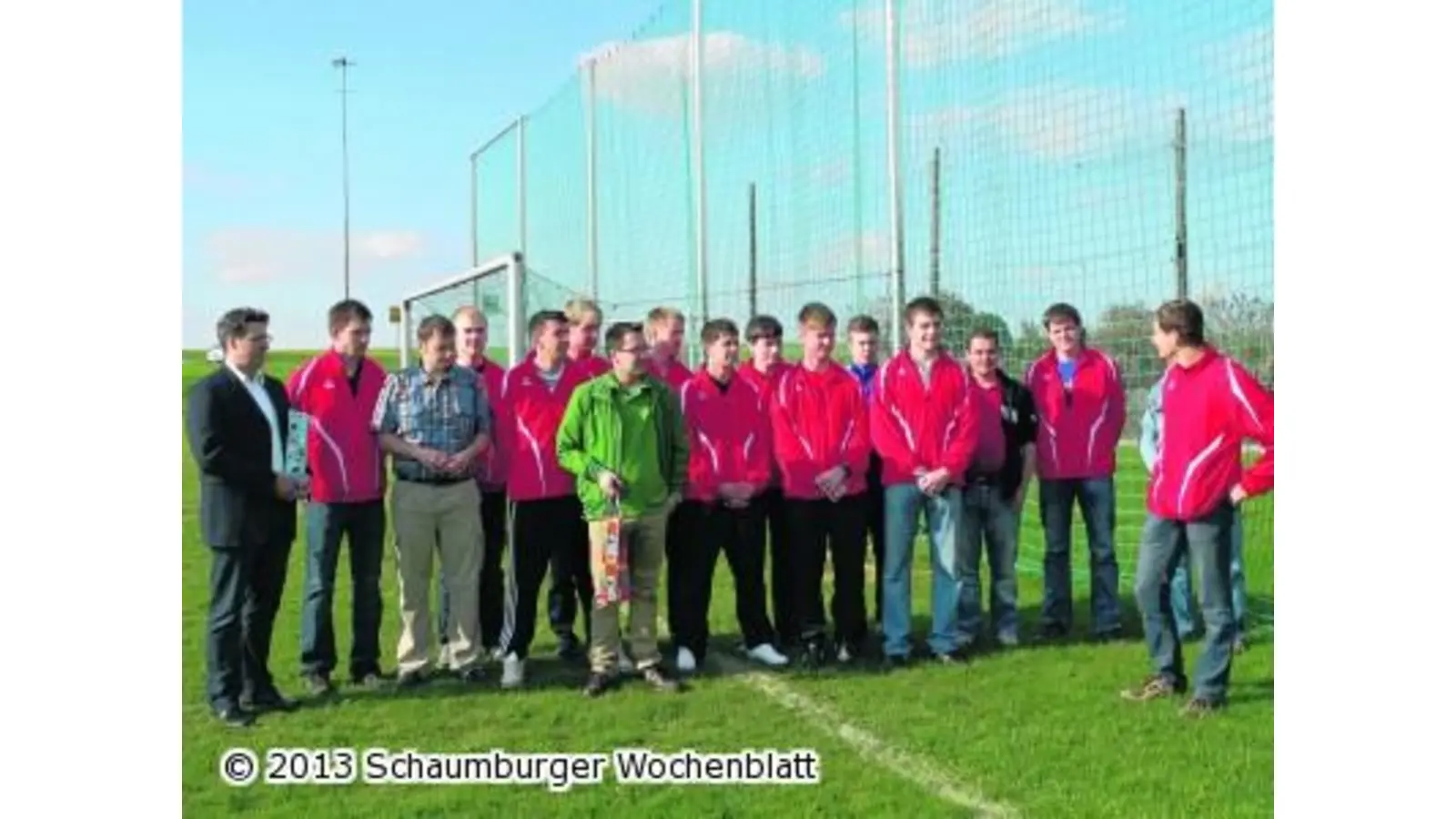 Freude über neuen Fangzaun (Foto: al)