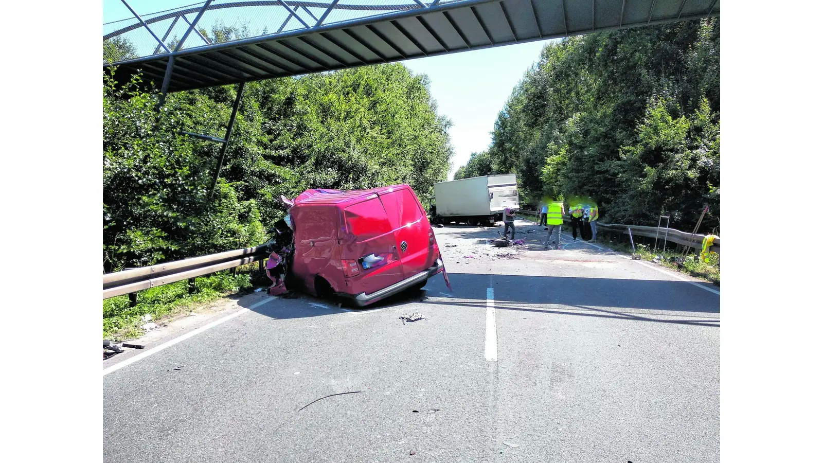 Schwerer Unfall auf der Bundesstraße (Foto: jh)