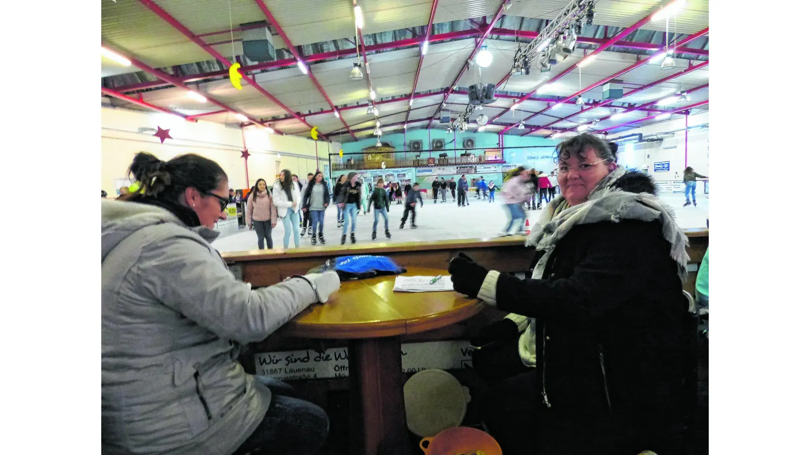 Kicker laufen 8747 Runden auf dem Eis (Foto: al)