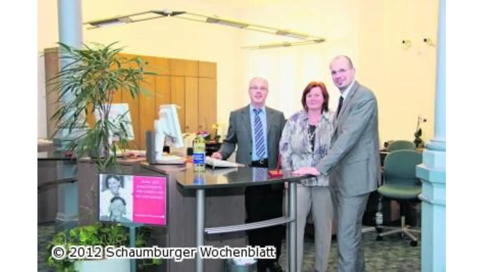 Die Sparkasse belohnt mit der Sportschau und Würstchen (Foto: mh)
