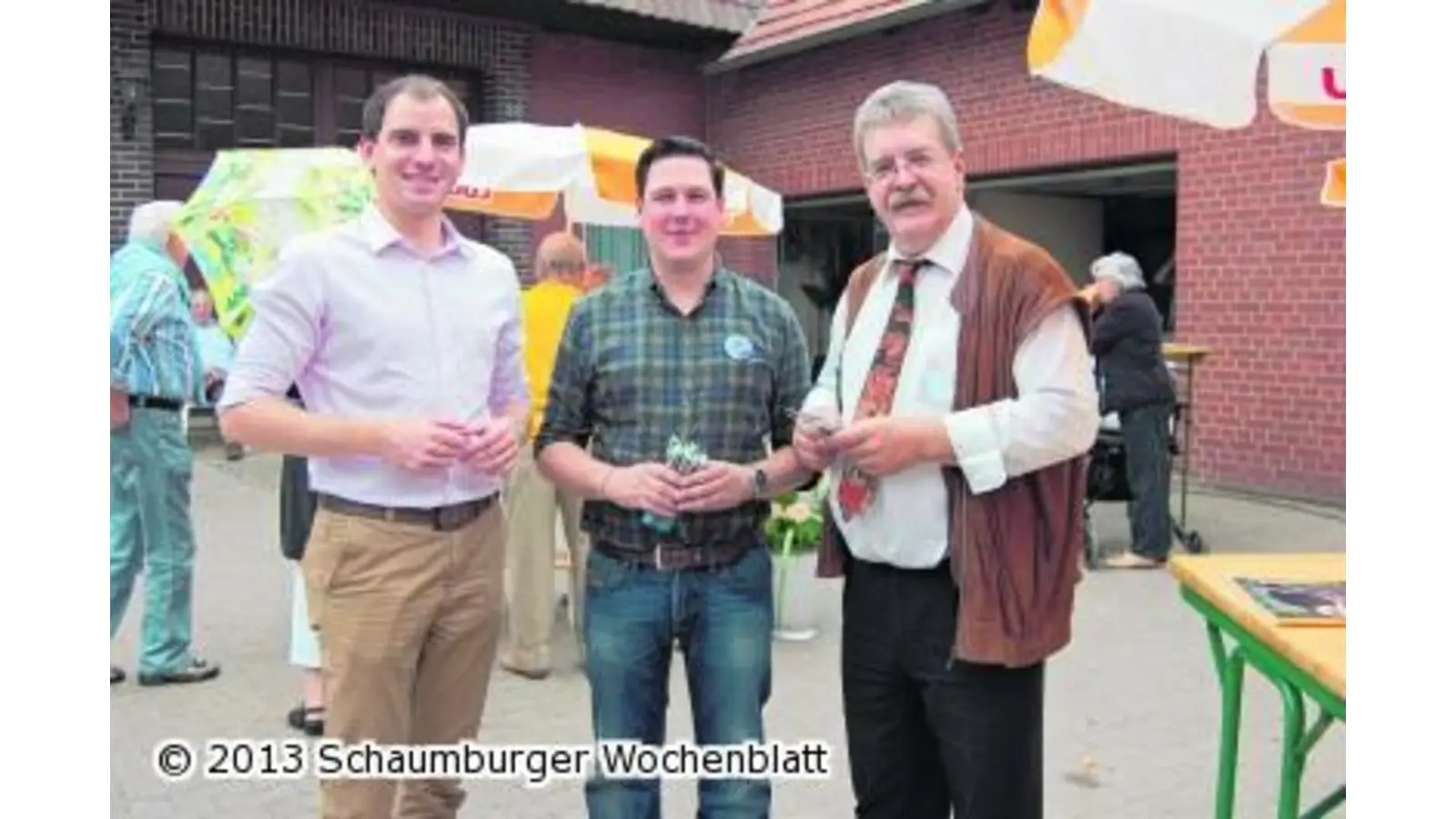 Kandidaten unterhalten sich mit den Besuchern (Foto: red)