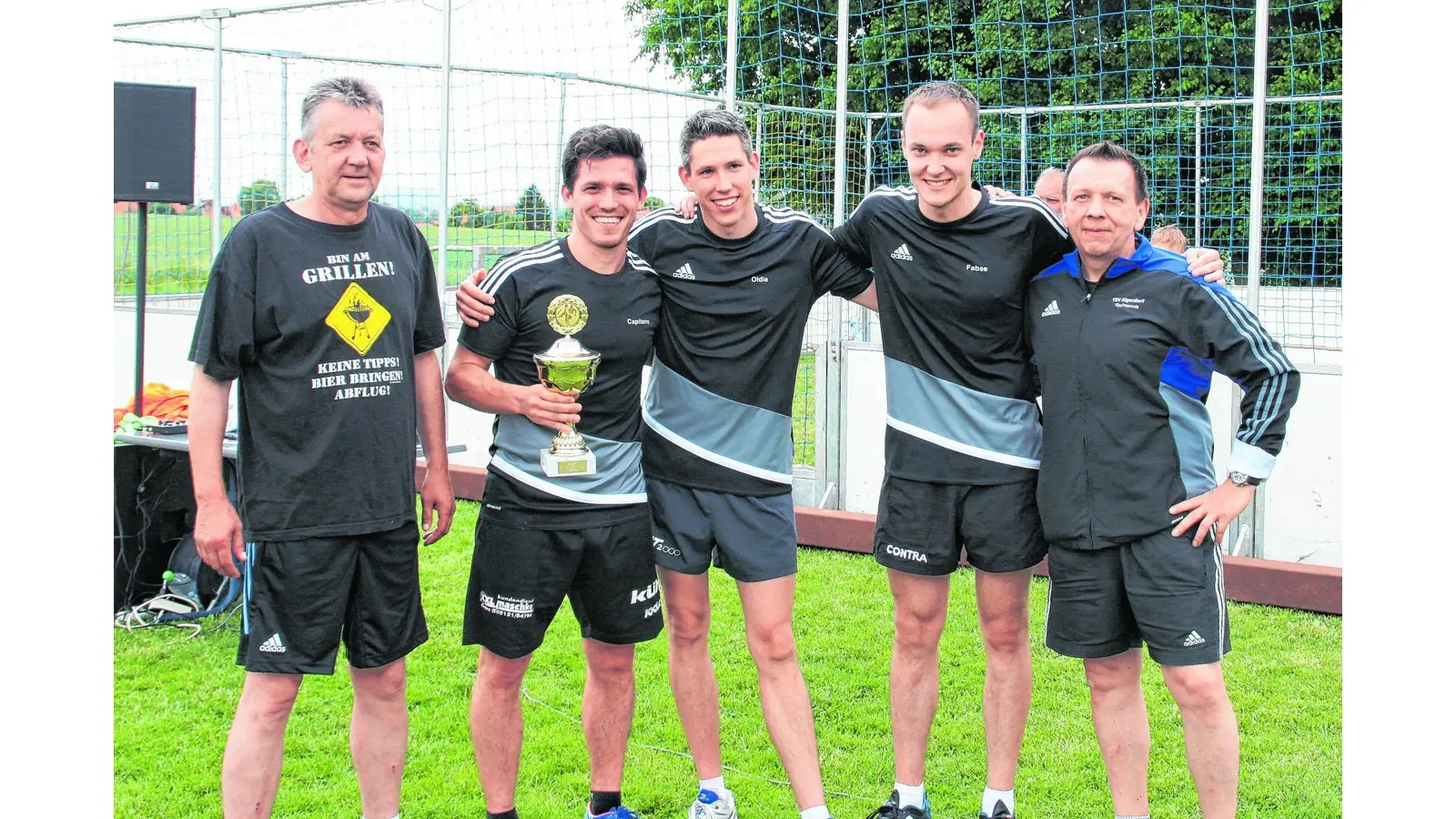 Ein Dorf spielt Fußball (Foto: bb)