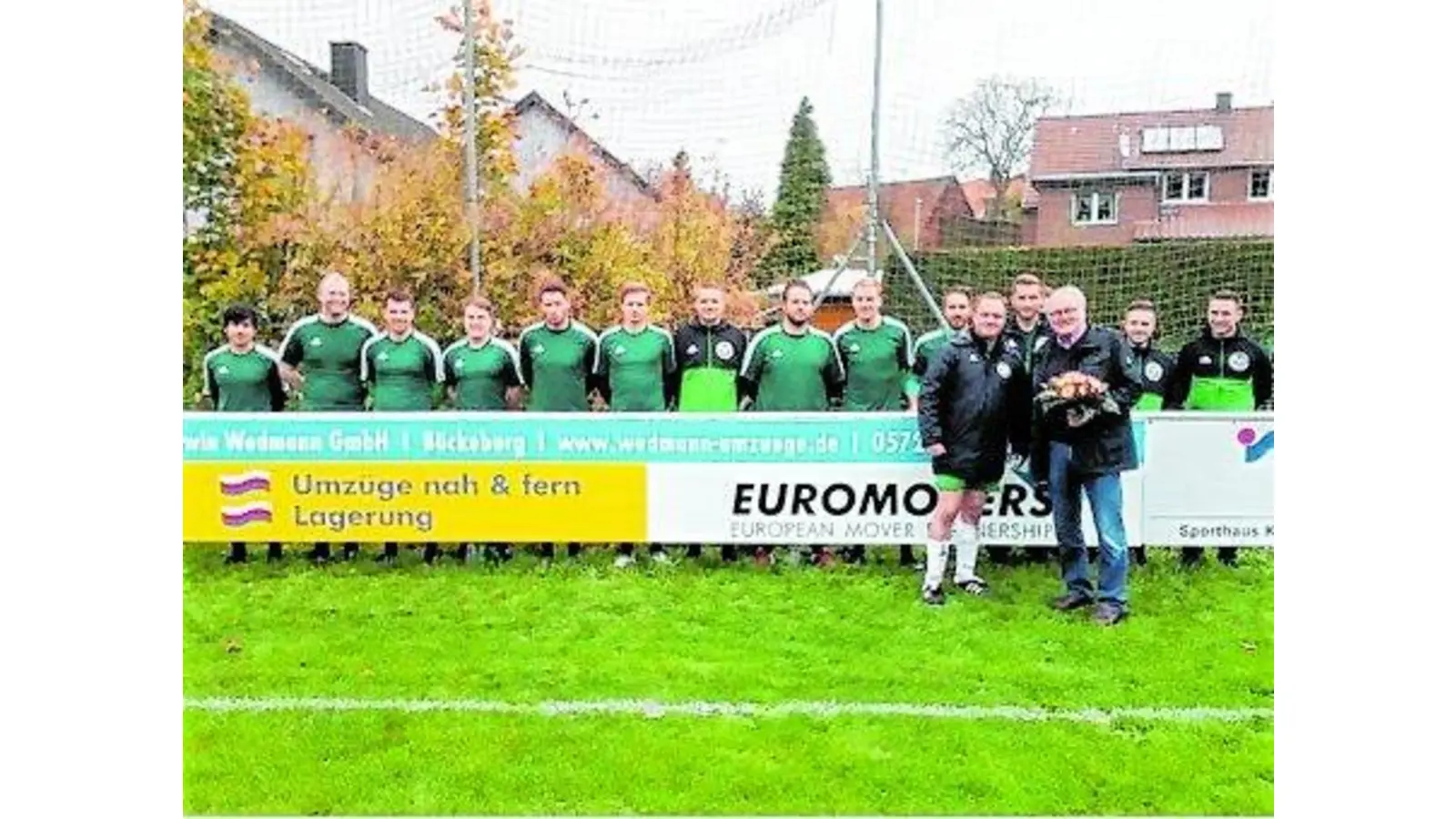 TSV Bückeberge-Herrenmannschaften mit neuem Outfit (Foto: jb)