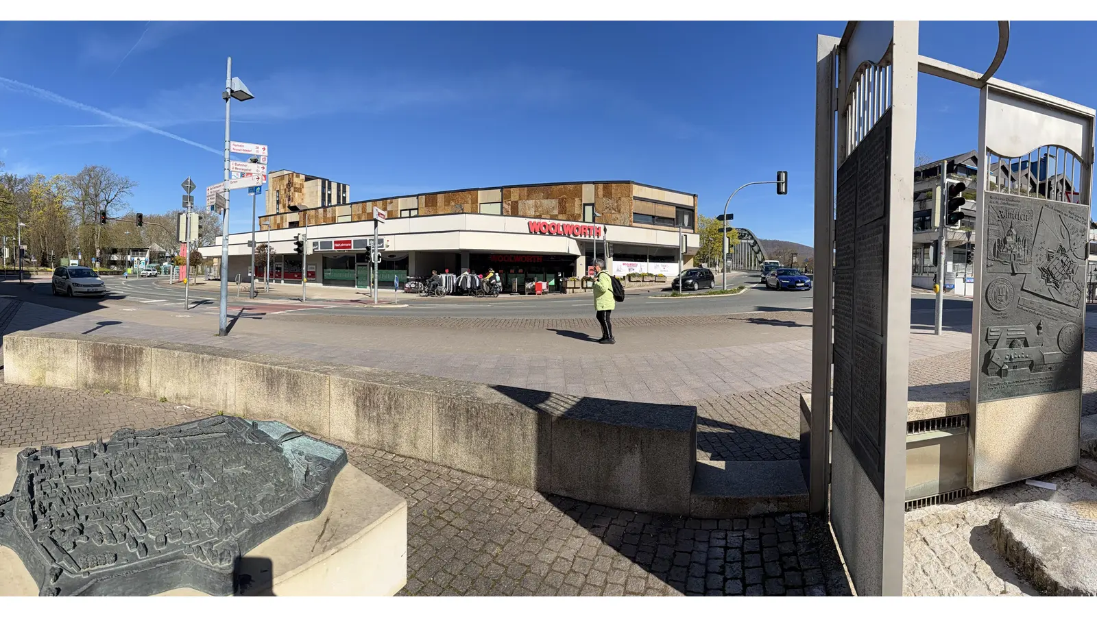 Die Volksbank-Filialen Süd und Nord ziehen nach Fertigstellung des Brückentors in den Komplex. Die Filiale Nord bleibt als SB-Stelle erhalten.  (Foto: ste)