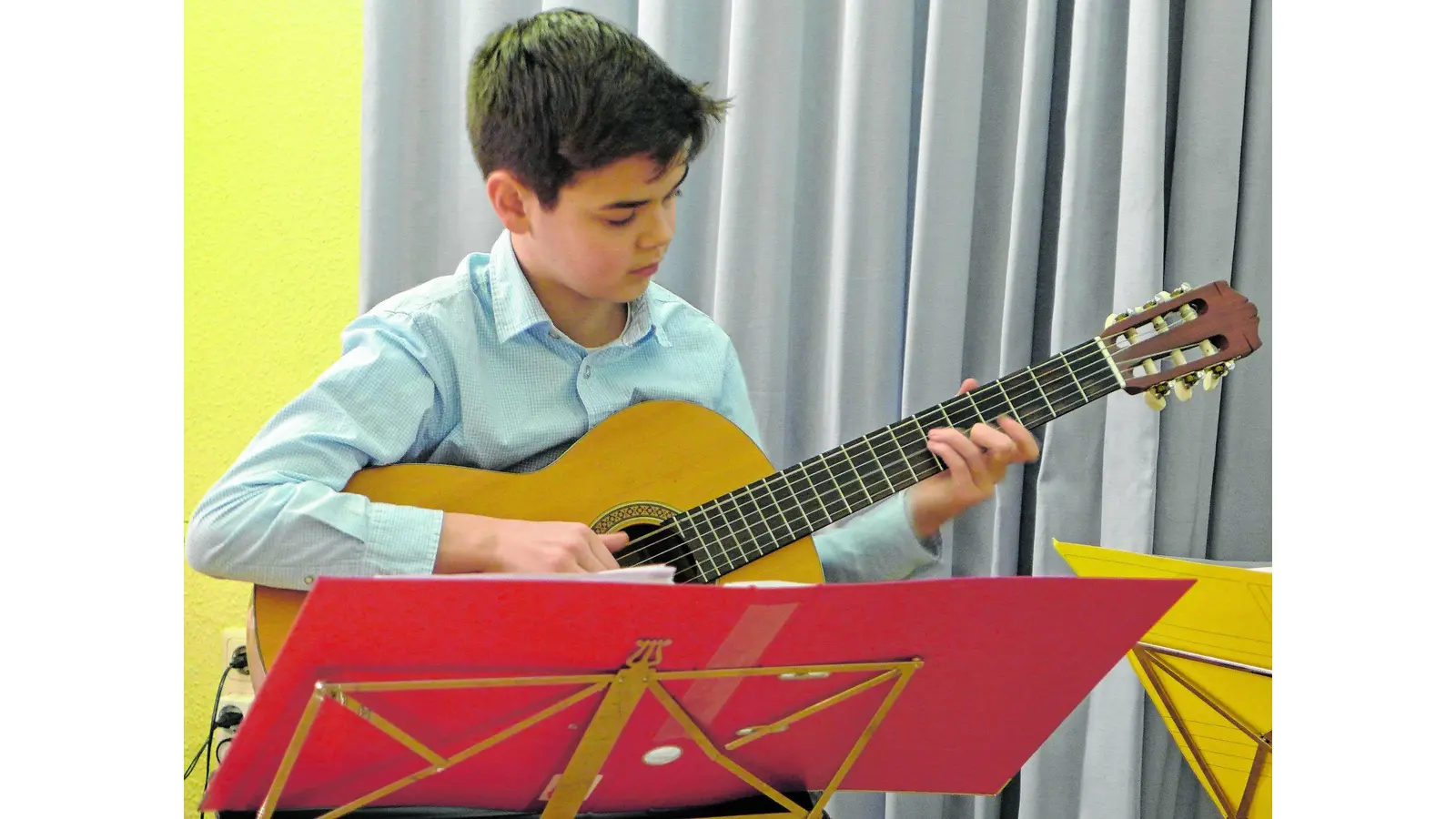 Weihnachtskonzert der Gitarrenklasse (Foto: di)