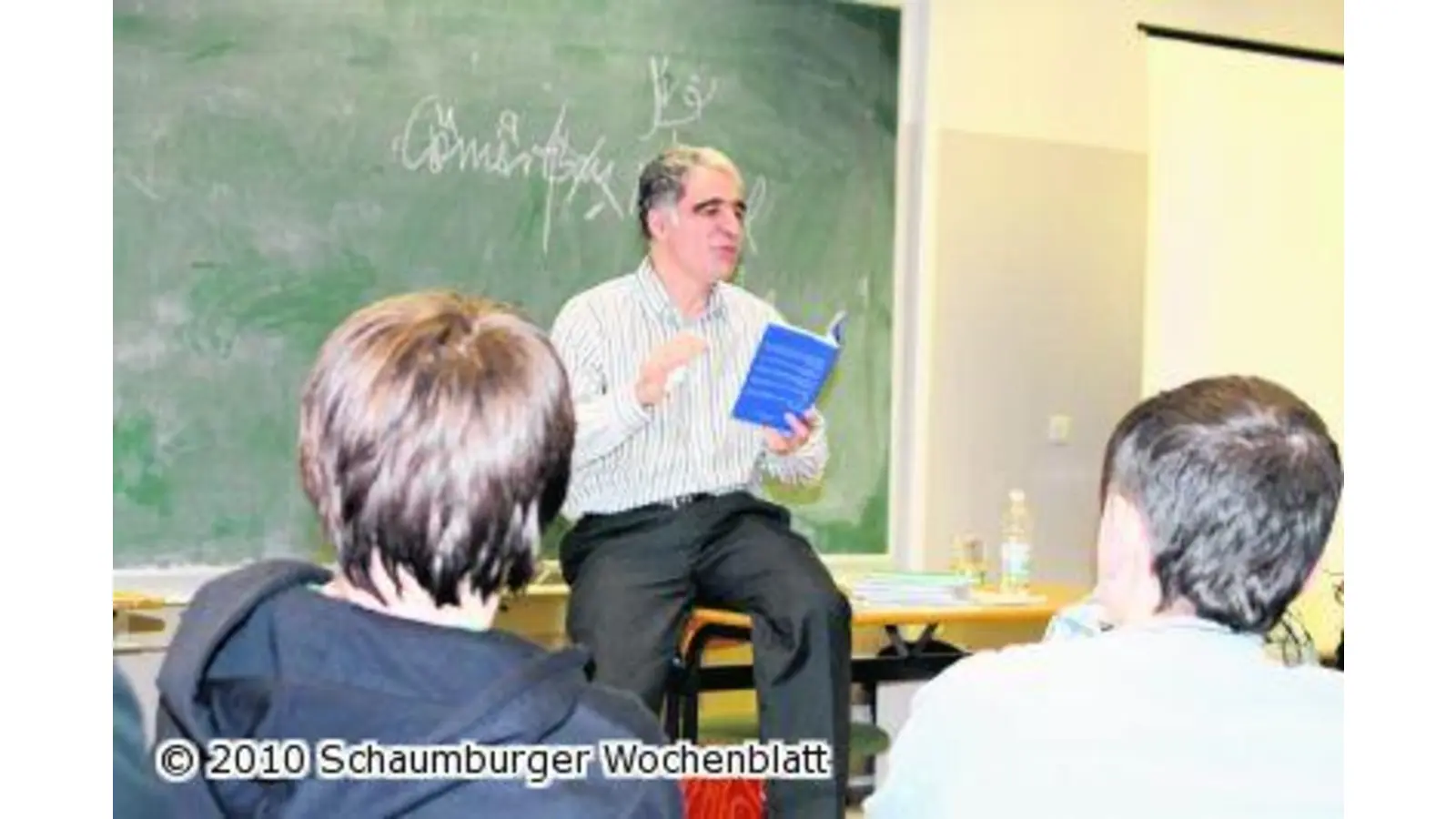 Ein Lyriker liest in der Schule am Schlosspark (Foto: bb)