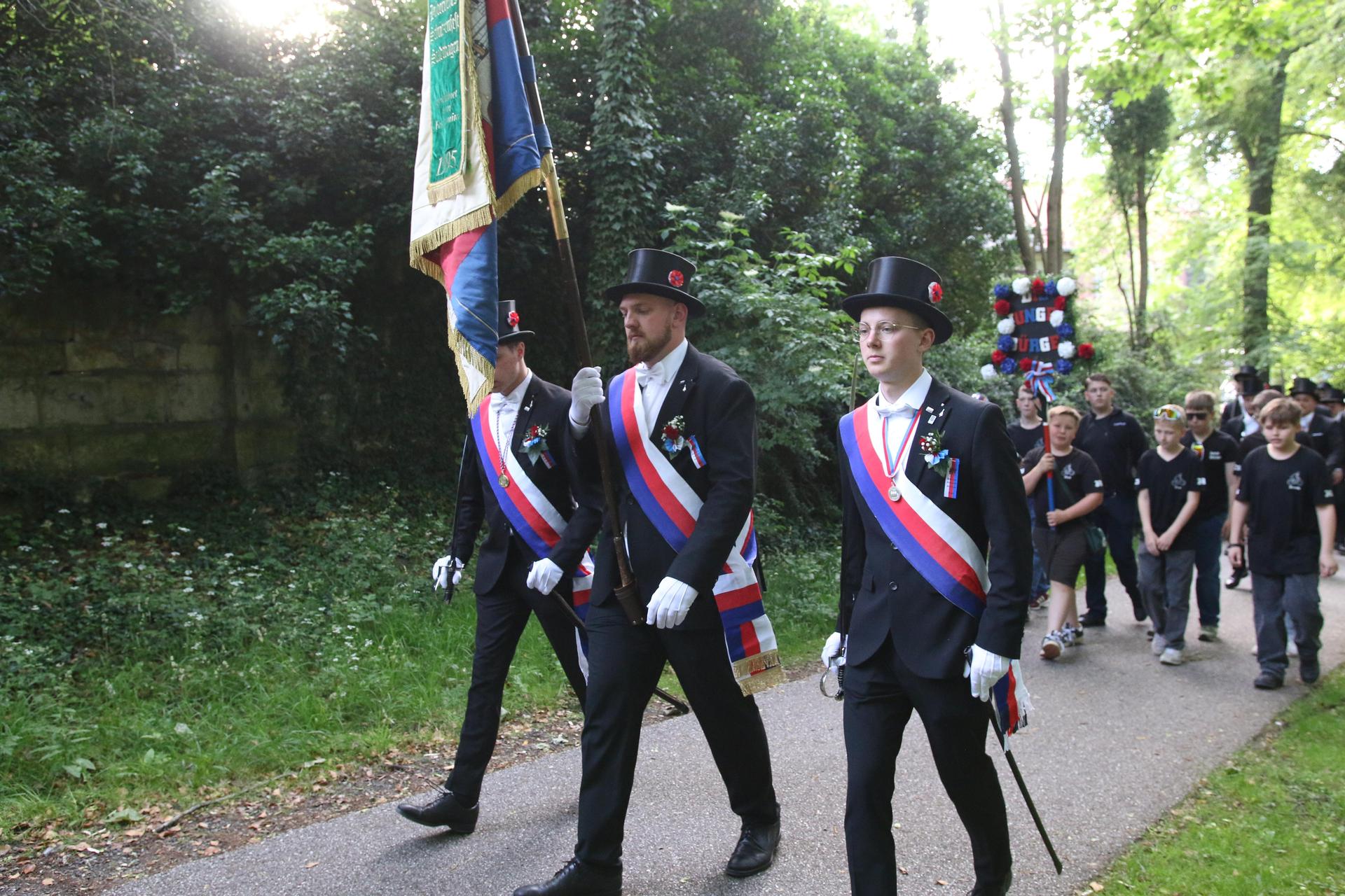 Die Stadthäger haben am Mittwoch den Start des Schützenfestes fröhlich gefeiert.  (Foto: bb)