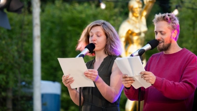 Das Slam-Team “AntiWir“: Tilman Döring und Almuth Nitsch. (Foto: Matthias Stehr)