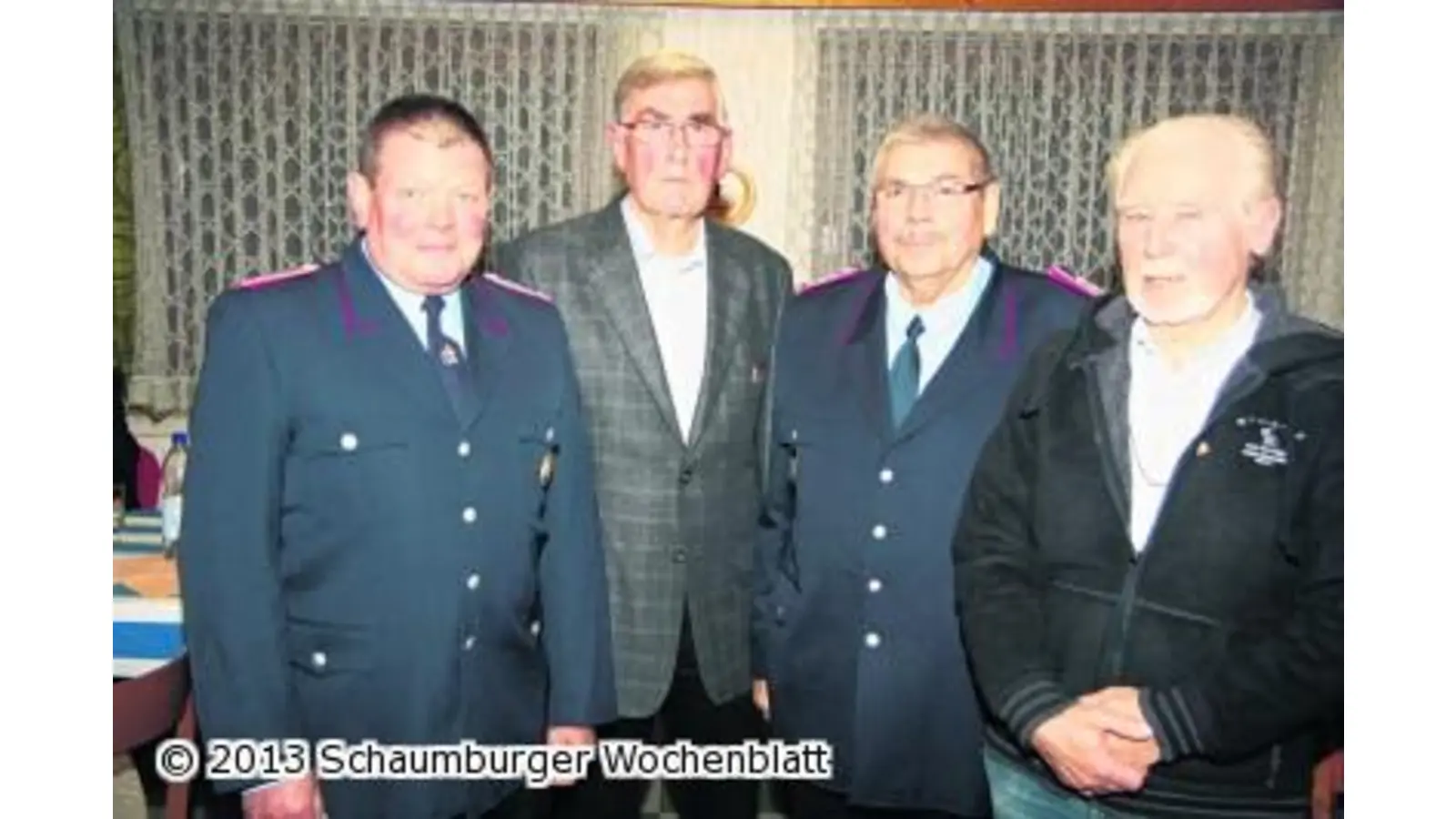 Werner Brandes zum Ehrenortsbrandmeister ernannt (Foto: gi)