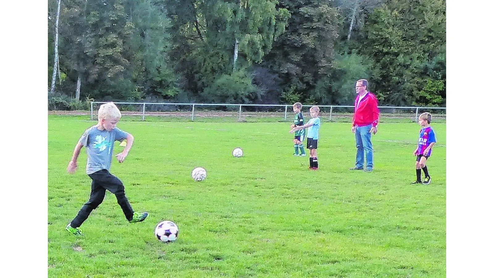 Viele junge Fußballspieler müssen einen eigenen Betreuer haben (Foto: red)