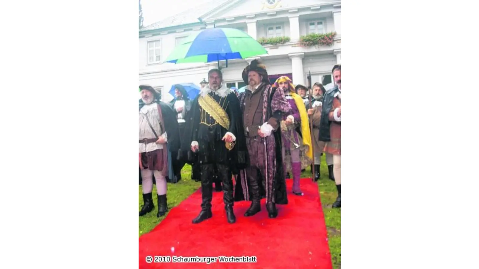 Großer Bahnhof für Fürst Ernst am Schlösschen (Foto: red)