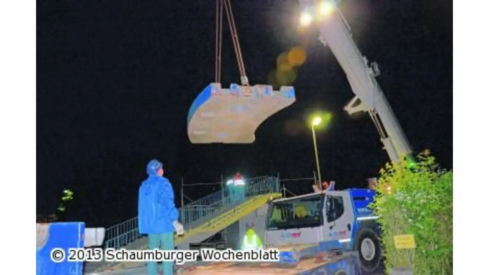 Einschwenken der Fußgängerbrücke (Foto: red)