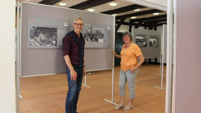 Geben Auskunft: Stadtarchivar Klaus Fesche und Aufsicht und Gästeführerin Roswitha Krantz. (Foto: wb)