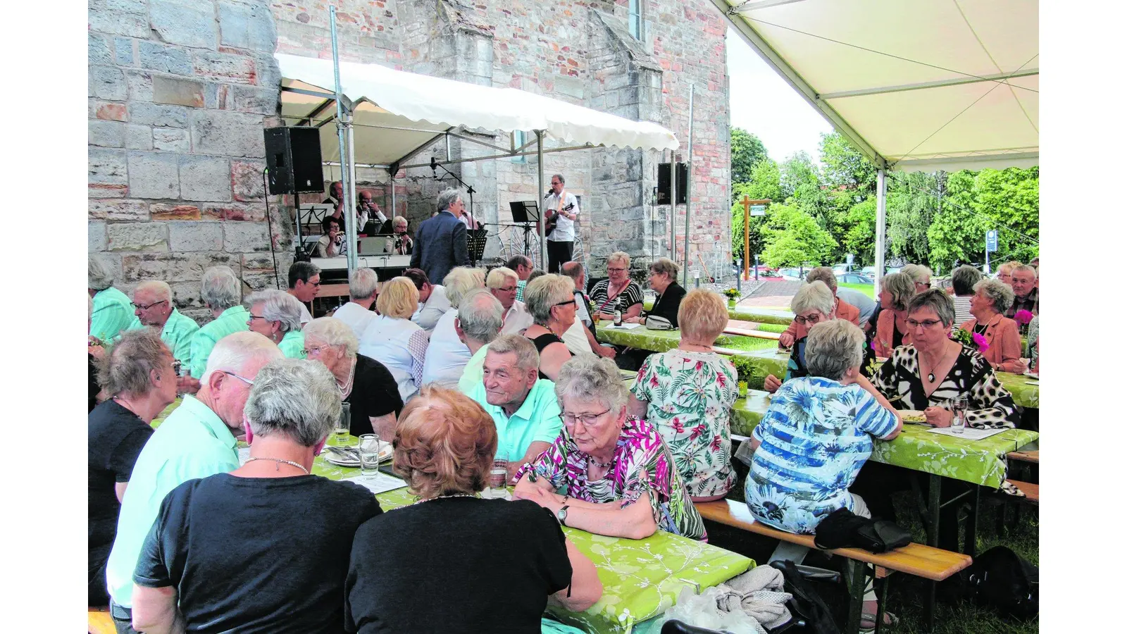 Das Publikum singt mit (Foto: red)