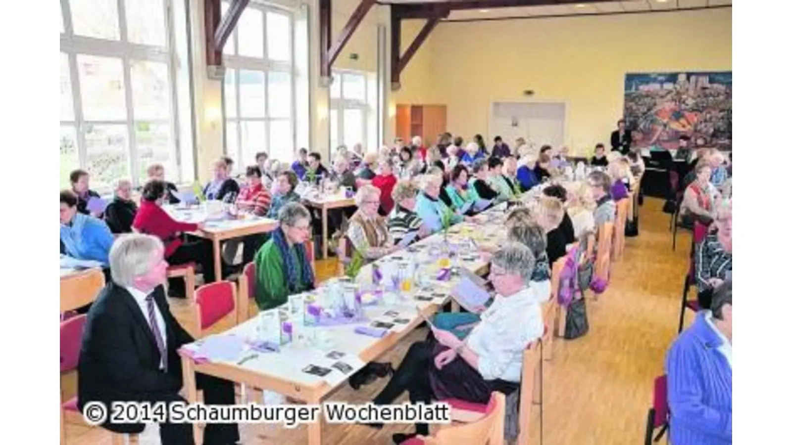 Der Landesbischof ist bei Damen zu Gast (Foto: red)