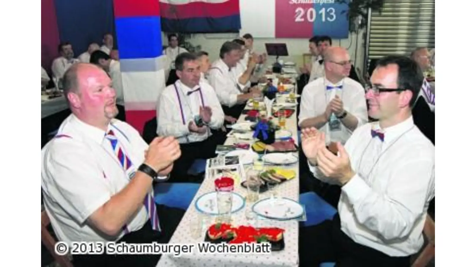 Rottmeister steuert Bus ins Rott-Lokal (Foto: bb)