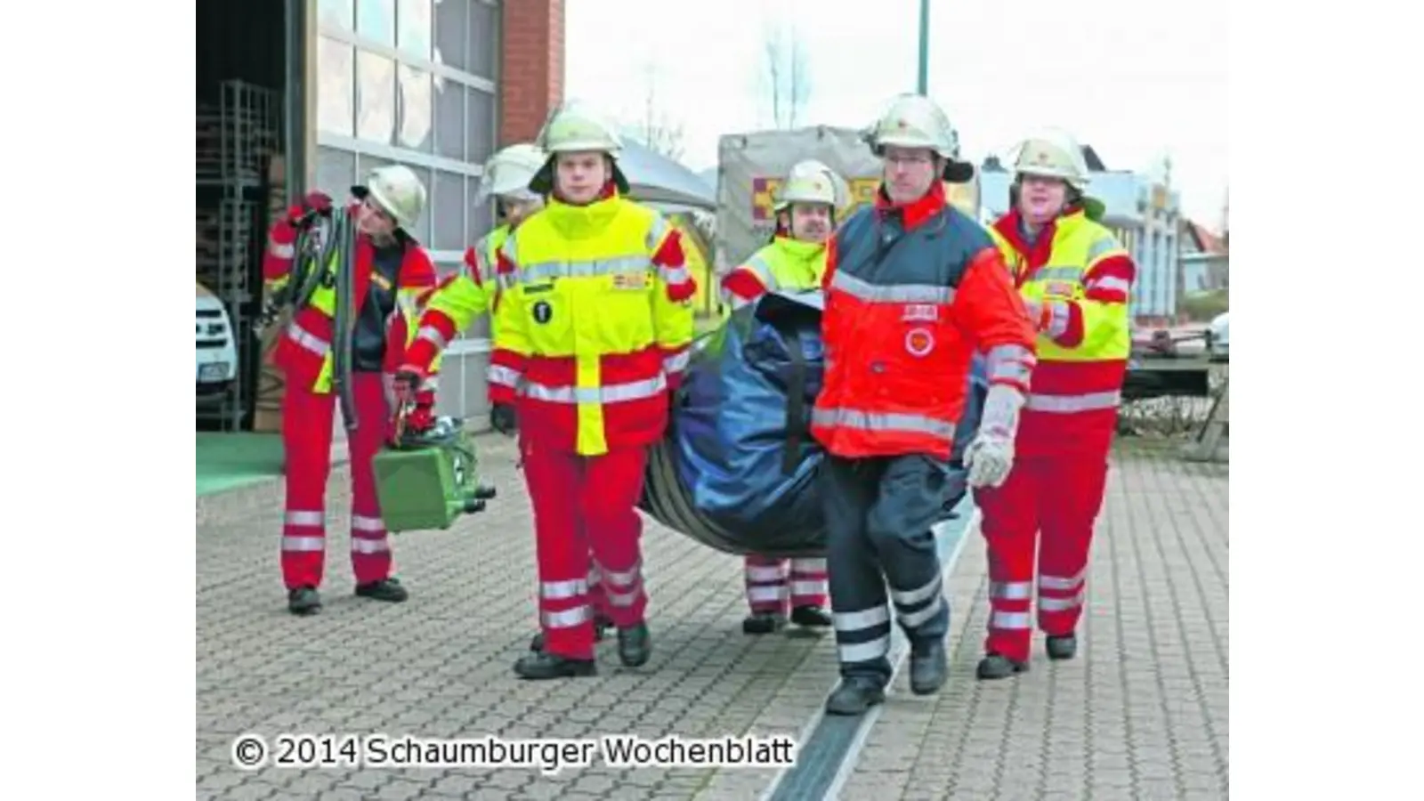 ASB-Vorstand übergibt Schnelleinsatzzelte (Foto: em)