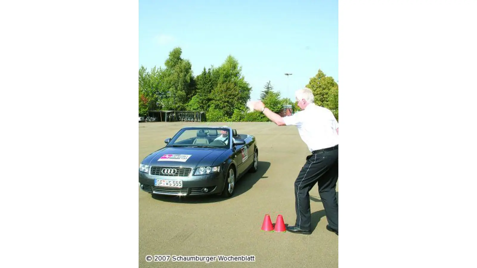 Autos schleudern auf Parkplatz (Foto: ih)