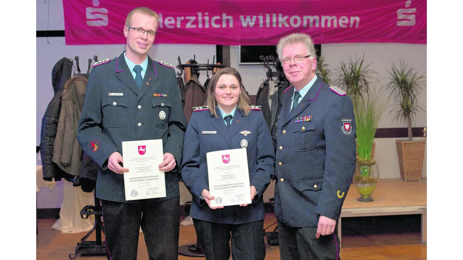 Fleißige Feuerwehrleute (Foto: jl)