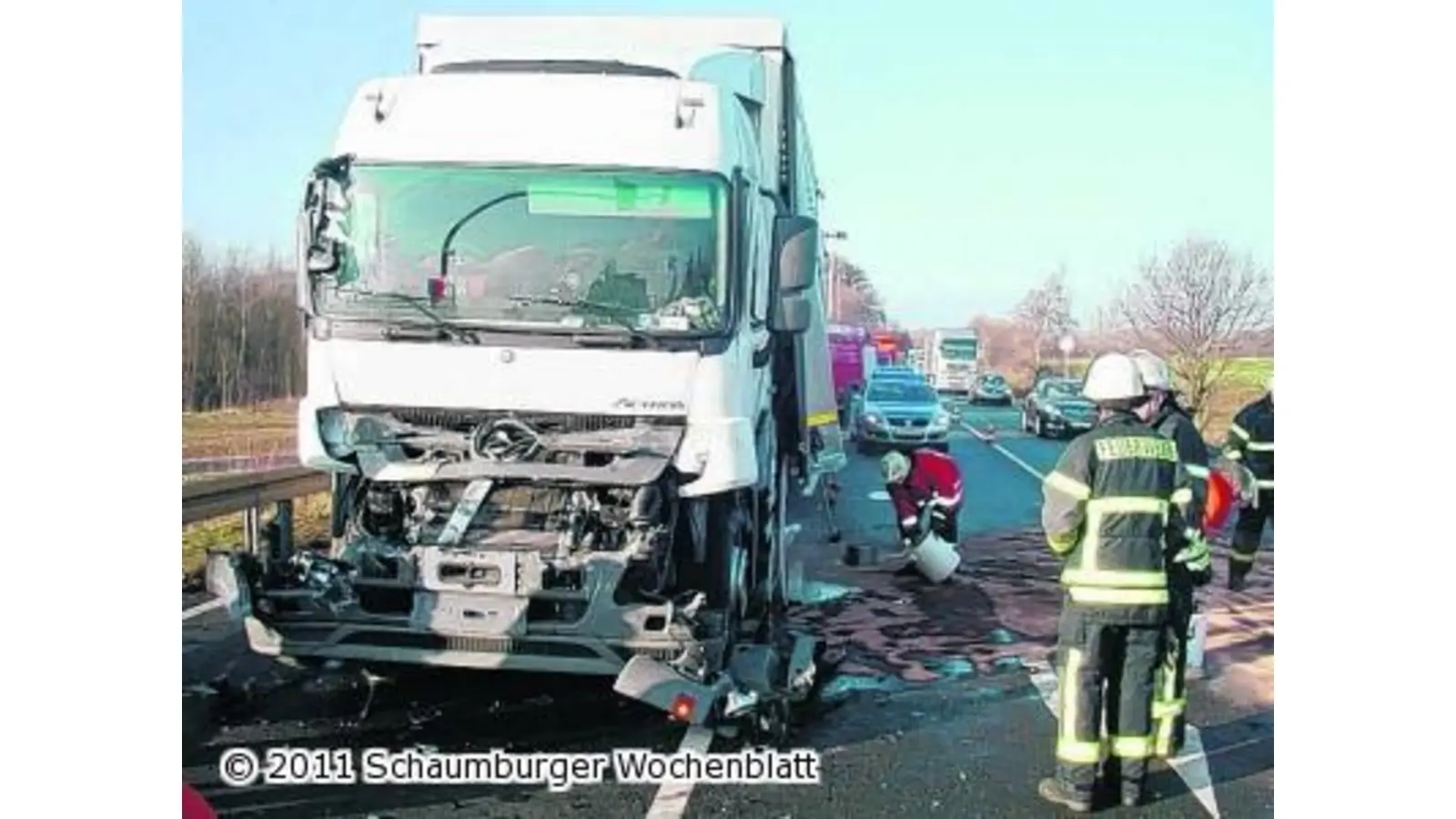 Schwerer Verkehrsunfall mit zwei Lkw auf der B 83 (Foto: red)