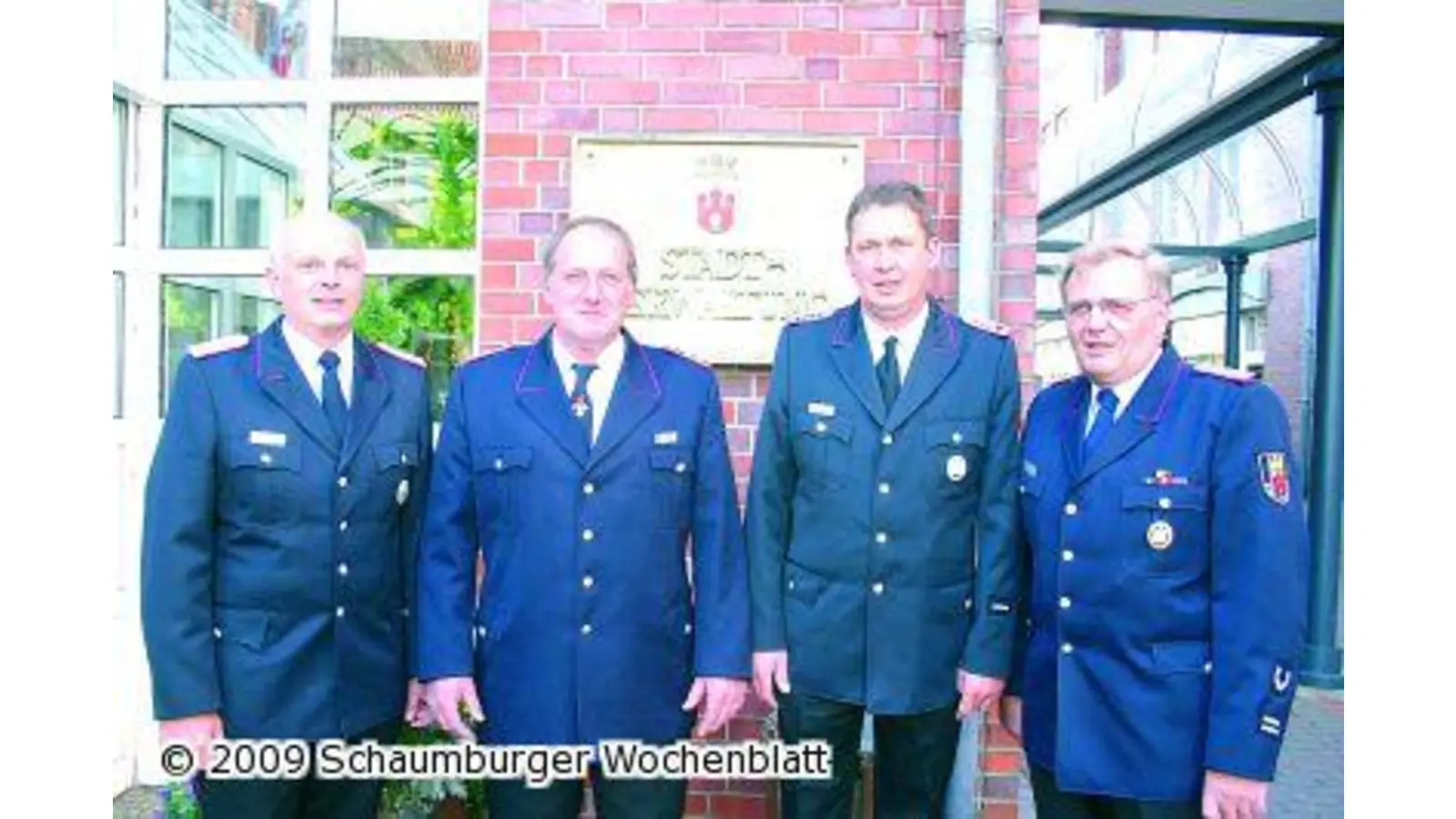Wechsel in den Feuerwehren Enzen und Probsthagen (Foto: bb)
