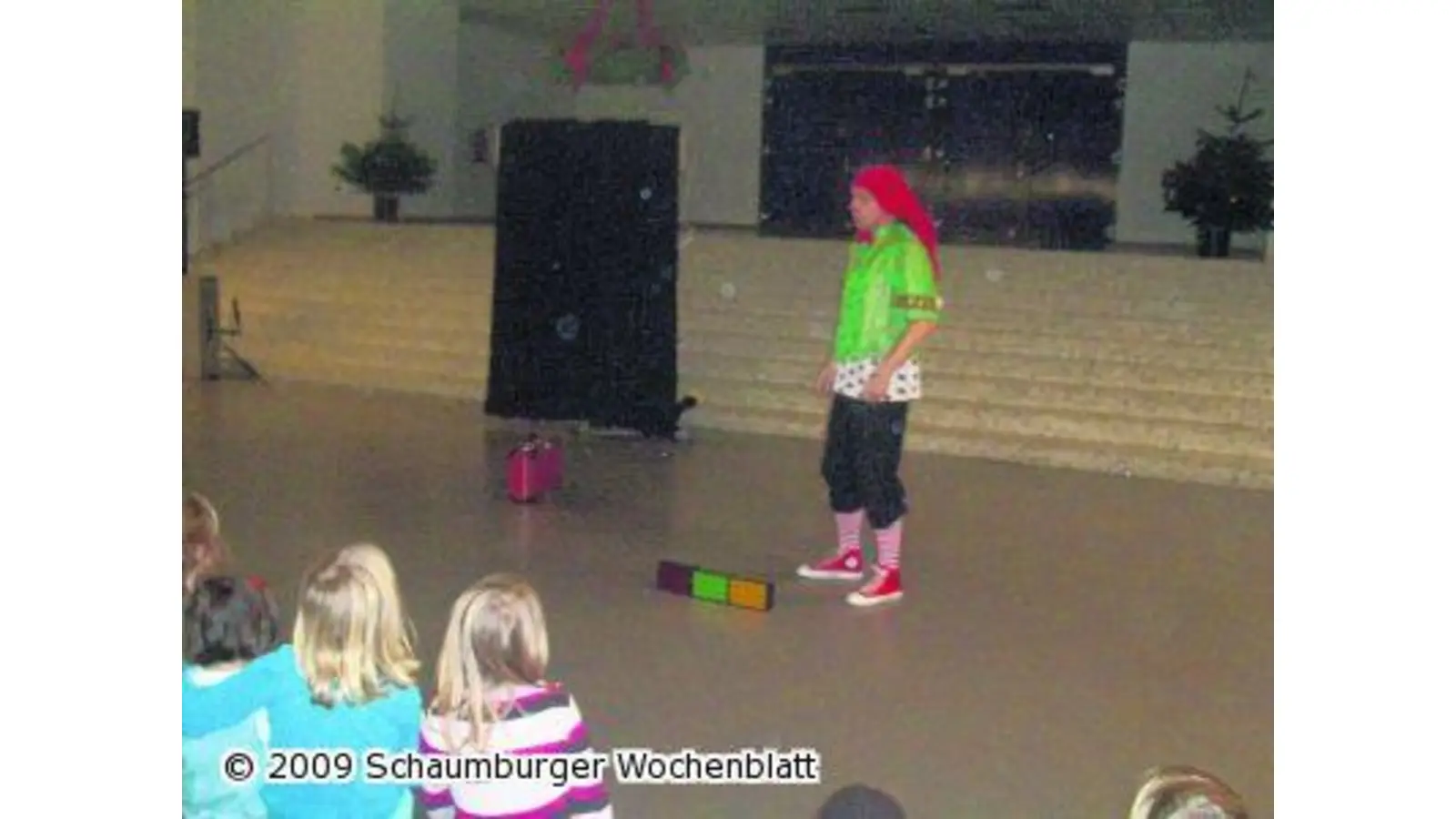 Zwerg macht Theater bei Feier (Foto: em)