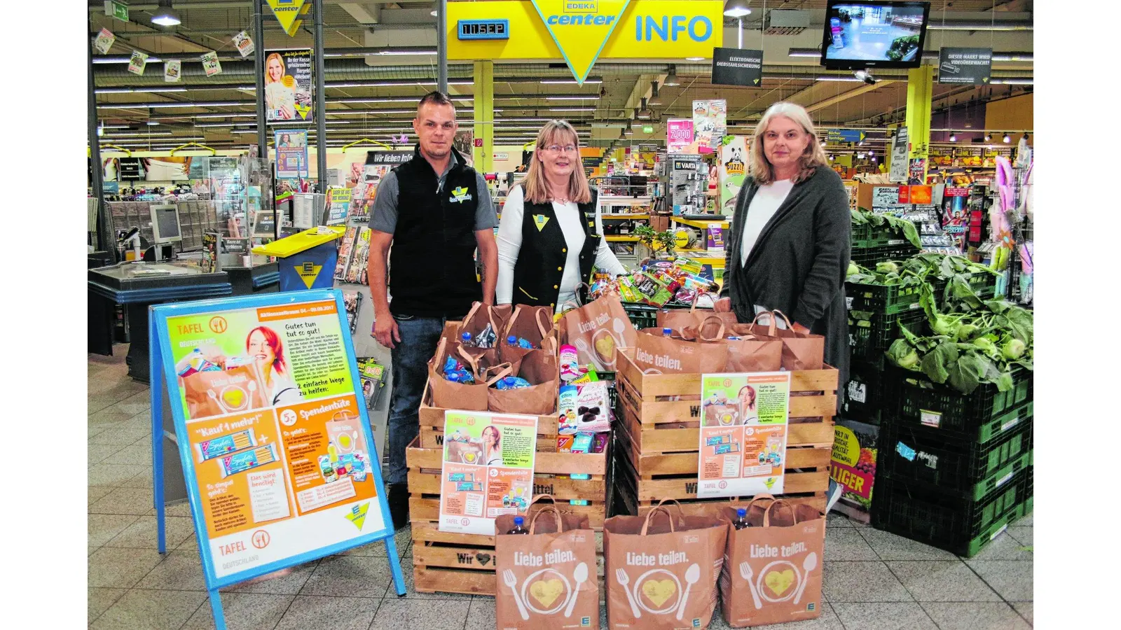 Gedeckte Tische durch Spenden (Foto: bb)