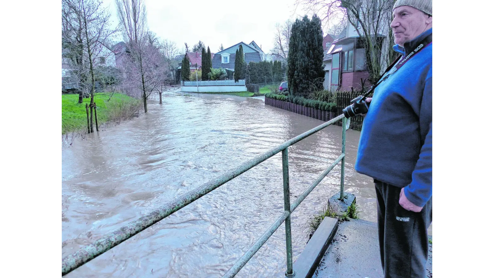 Für Stunden wird der kleine Bach zum großen See (Foto: al)