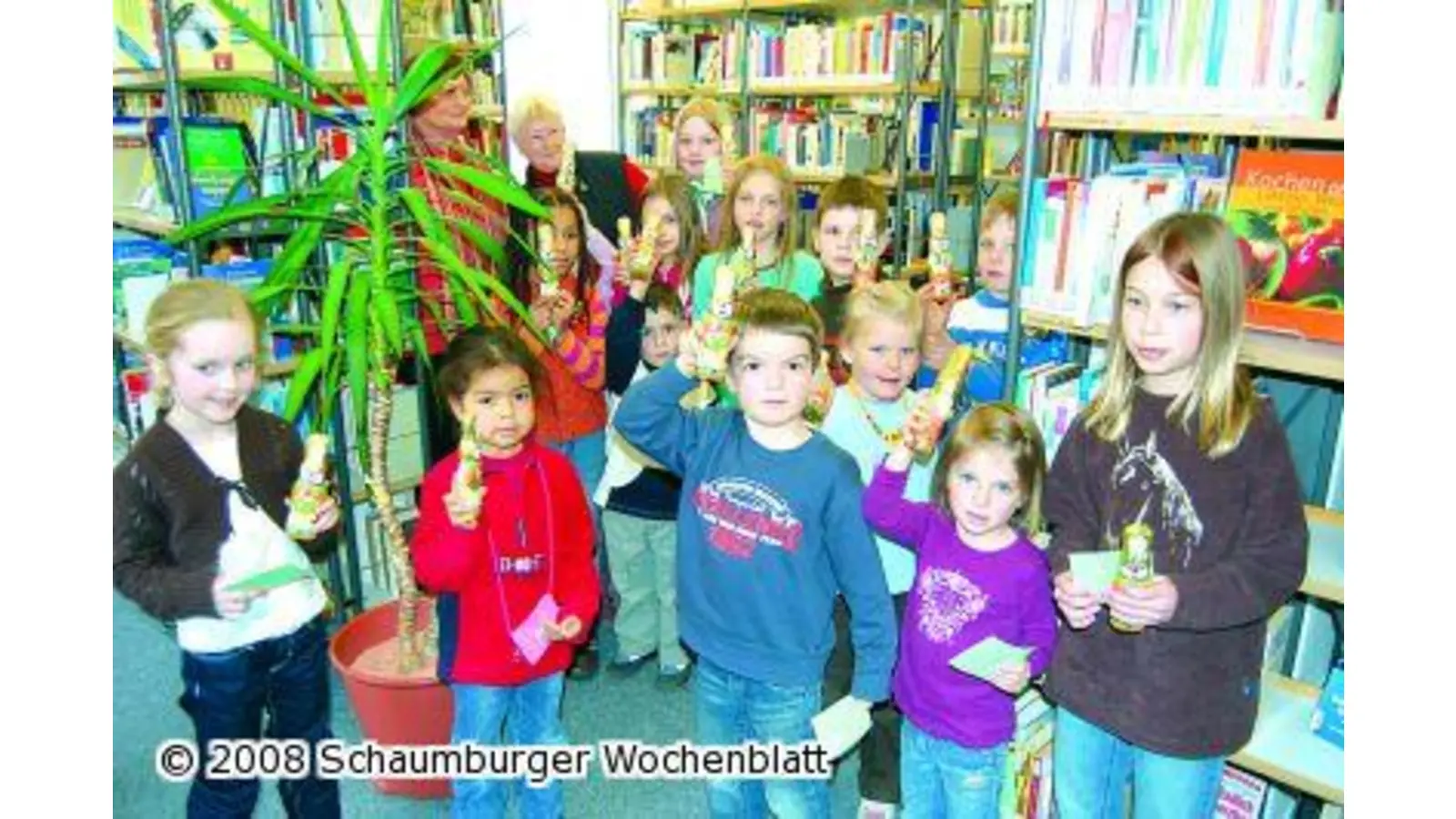 Osterhase in der Stadtbücherei (Foto: ste)