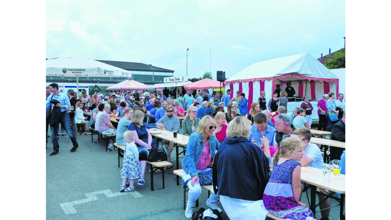 Den Schlusspunkt setzen Apelerns Vereine (Foto: red)