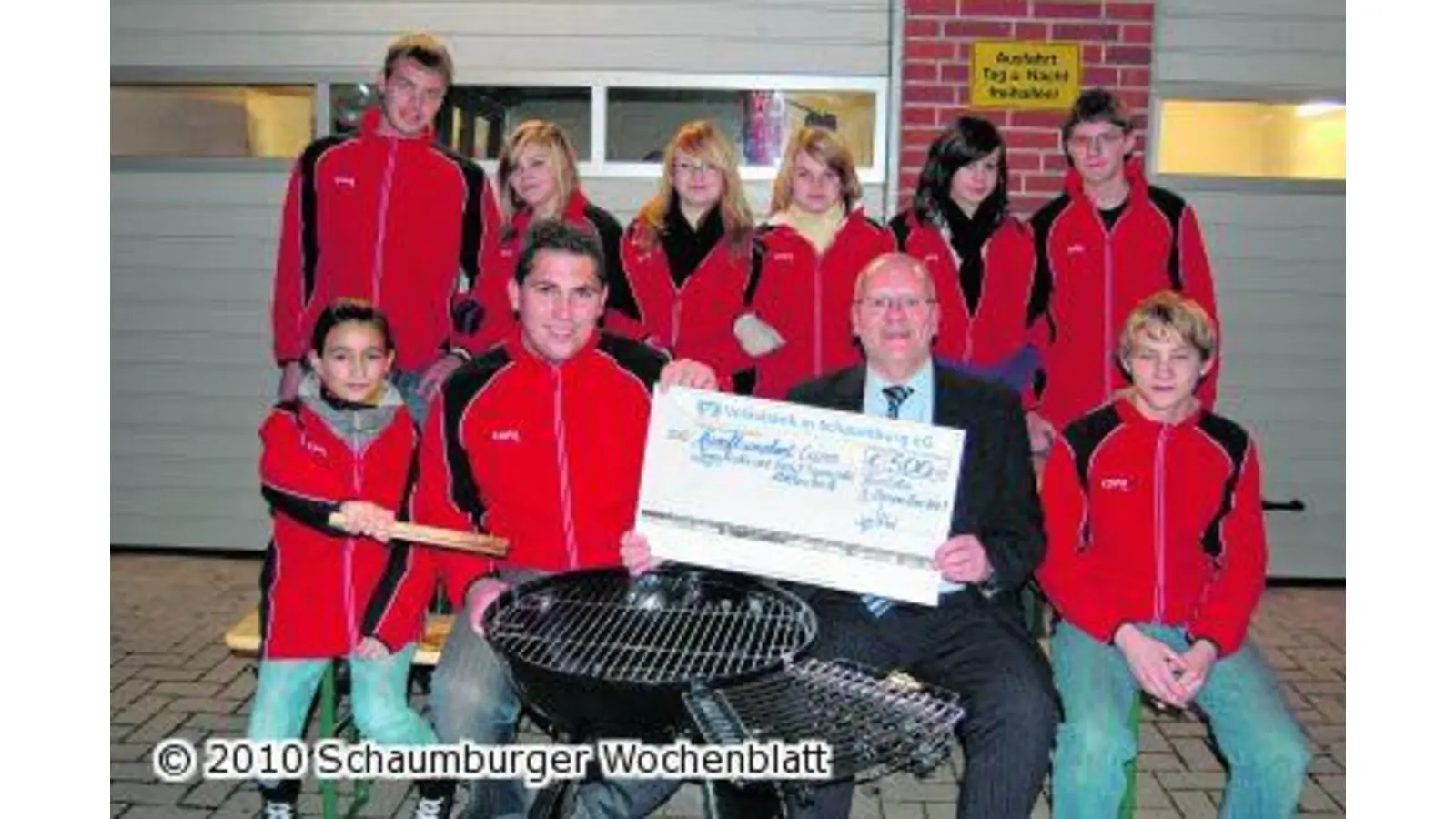 Ein Stück vom Reinertrags-Kuchen der Volksbank (Foto: ste)