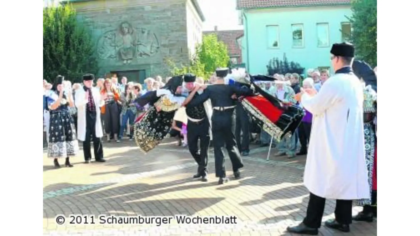 Zum Erntedankfest dürfen die Roten Röcke wirbeln (Foto: red)